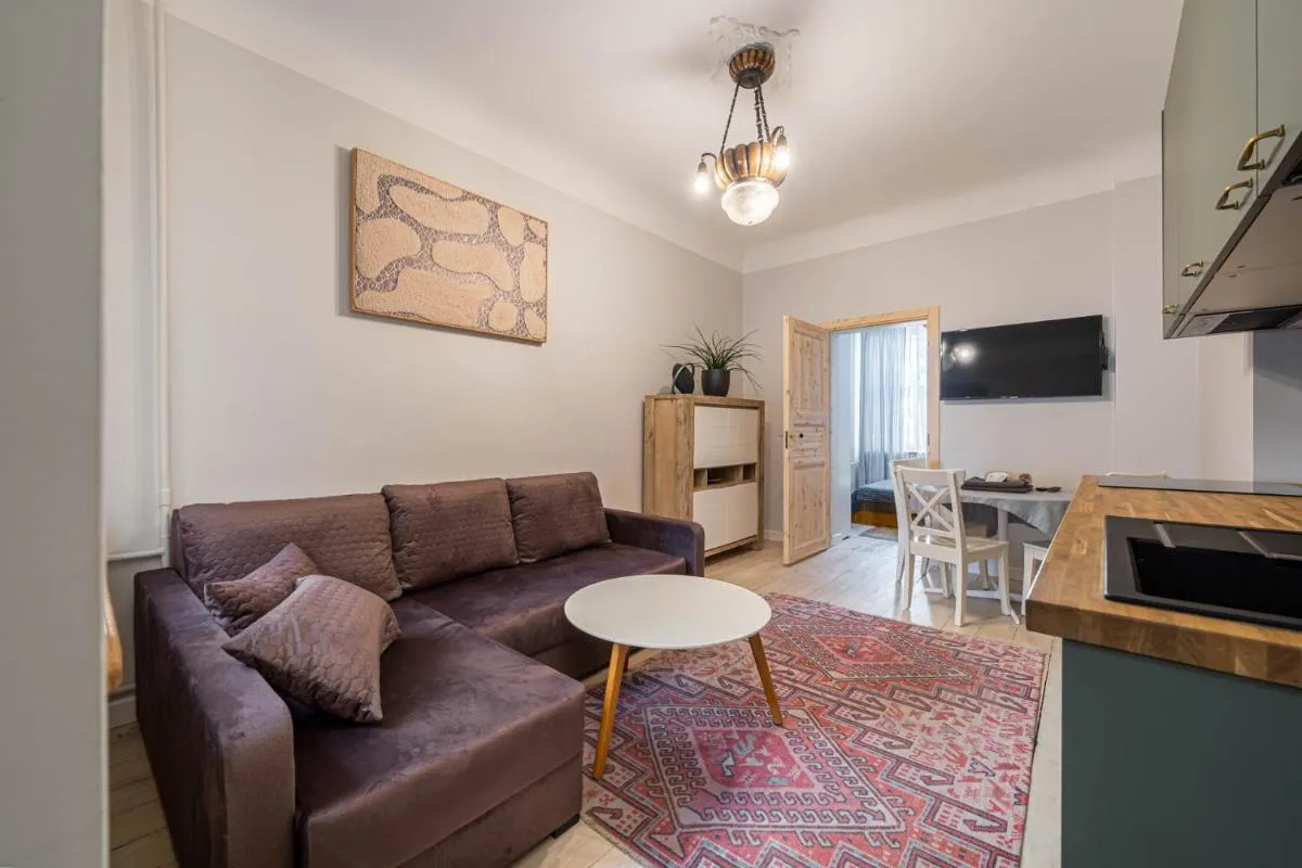 Image 4 of White LUX apartment next to the Old town with free parking and high speed internet