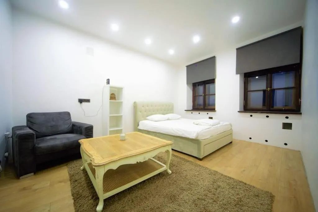 Image 1 of 3 Bedrooms Oldtown with Balcony Quiet area