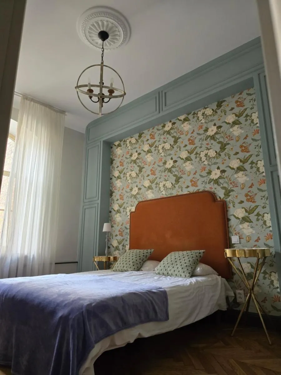 Image 1 of Al Pacino baby apartment