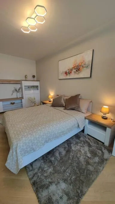 Image 4 of Baroness apartments