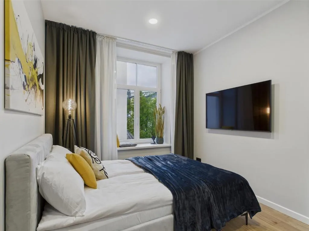 Image of Bright and Cozy Old Town Studio