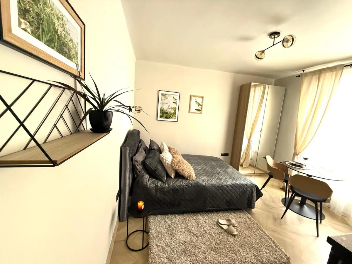 Image 1 of Bright and cozy next to park