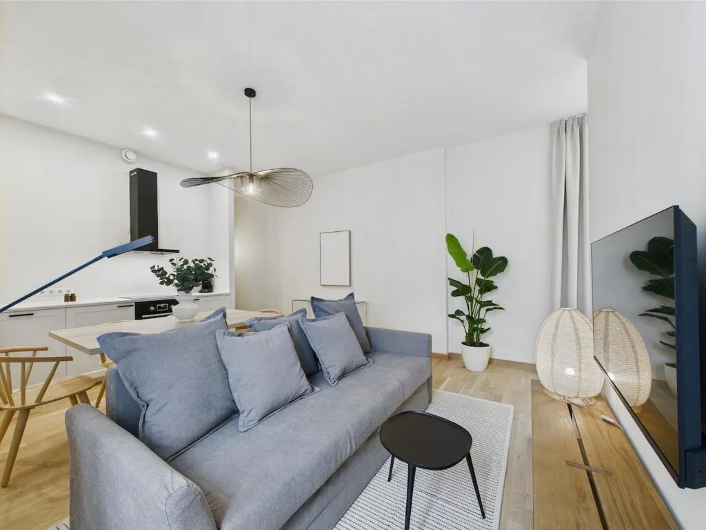 Image of Central 2BR Apartment – 10min to Old Town