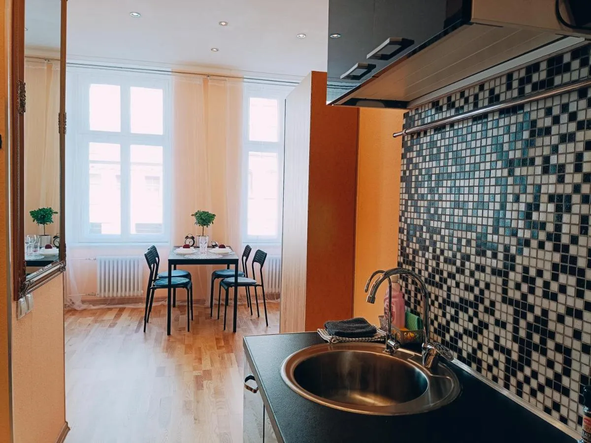 Image 2 of Centrally located Studio apartment