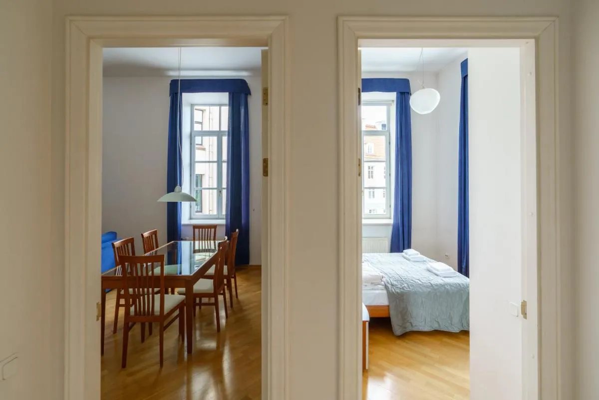 Image 6 of Classic Old Town apartment