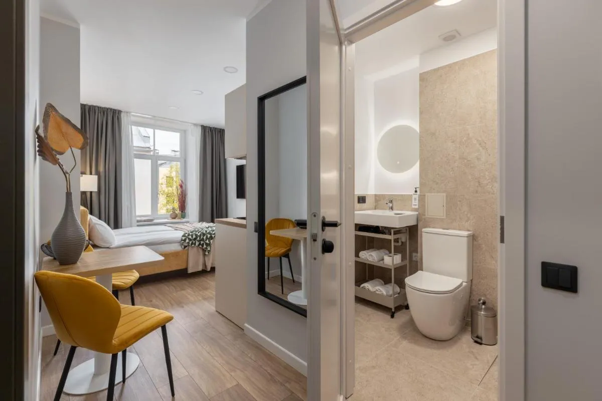 Image 3 of Compact & Central Old Town Studio