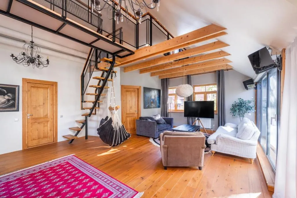 Image of Cozy riverside penthouse