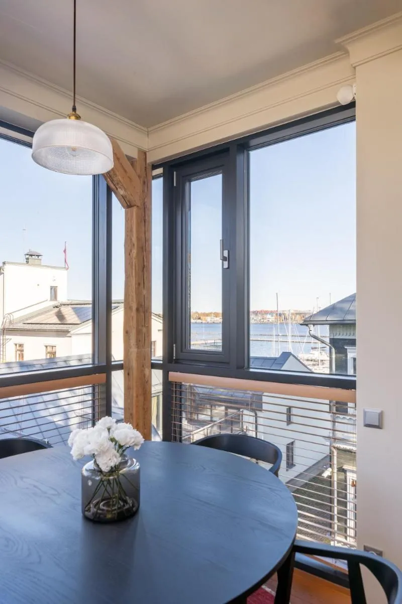 Image 3 of Cozy riverside penthouse