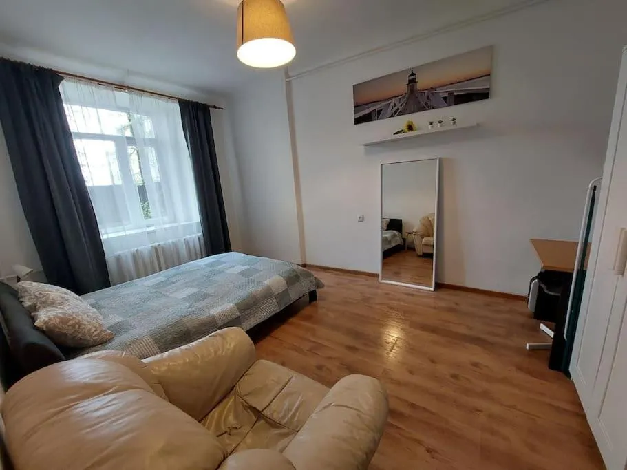 Image 4 of Cozy studio Free street parking Further center