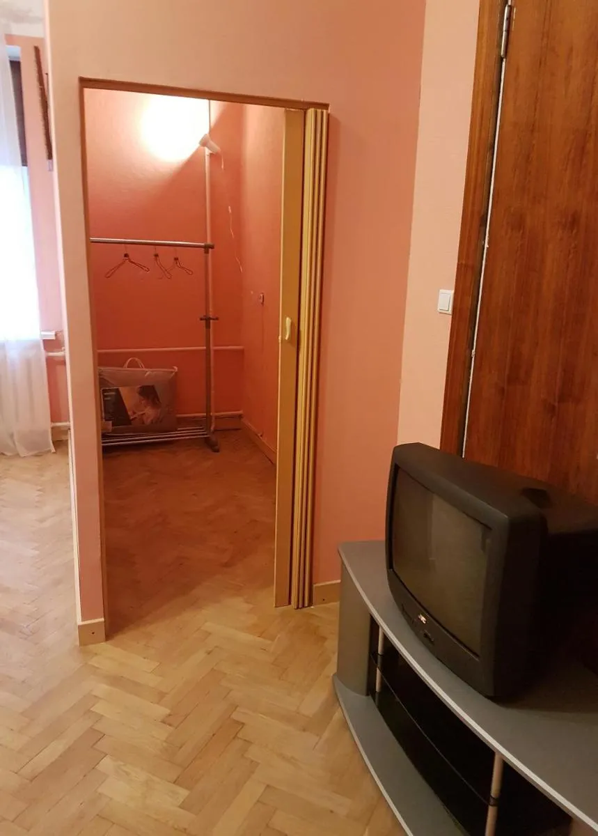 Image 4 of EBU 28