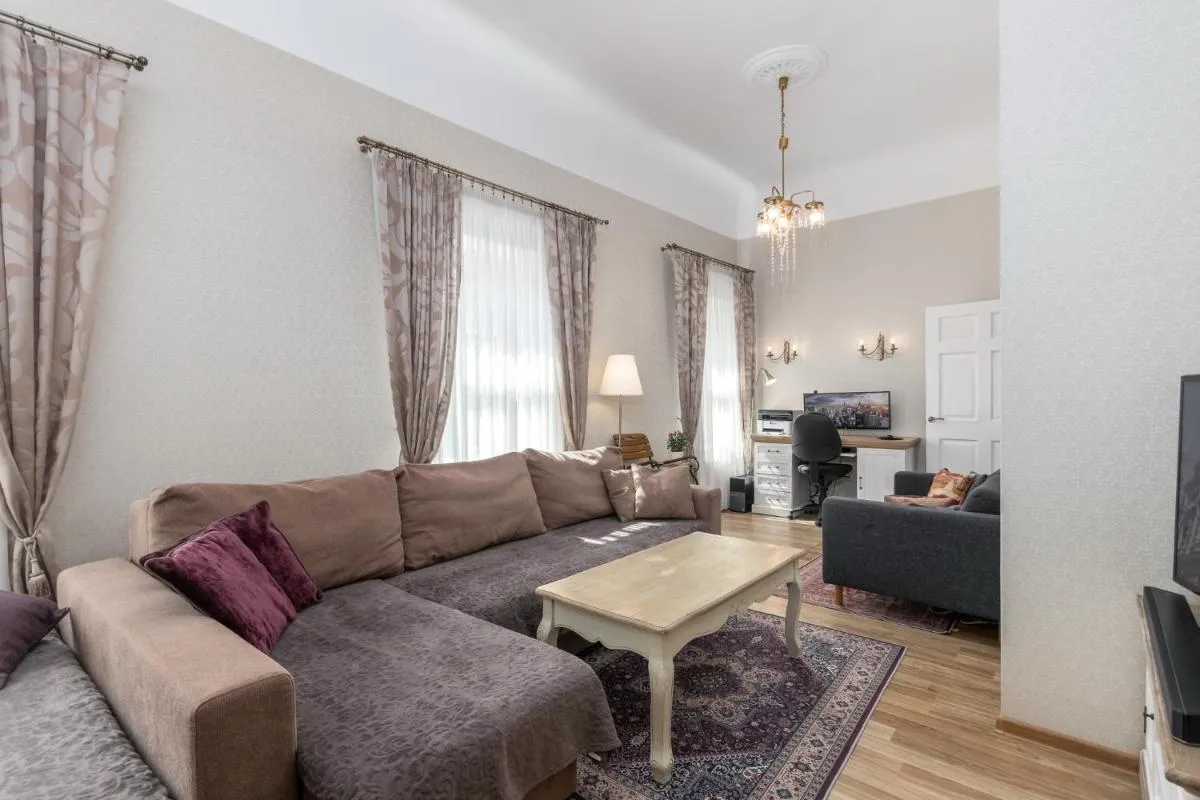 Image 1 of Elegant Apartment in historical centre & Free Locked PARKING