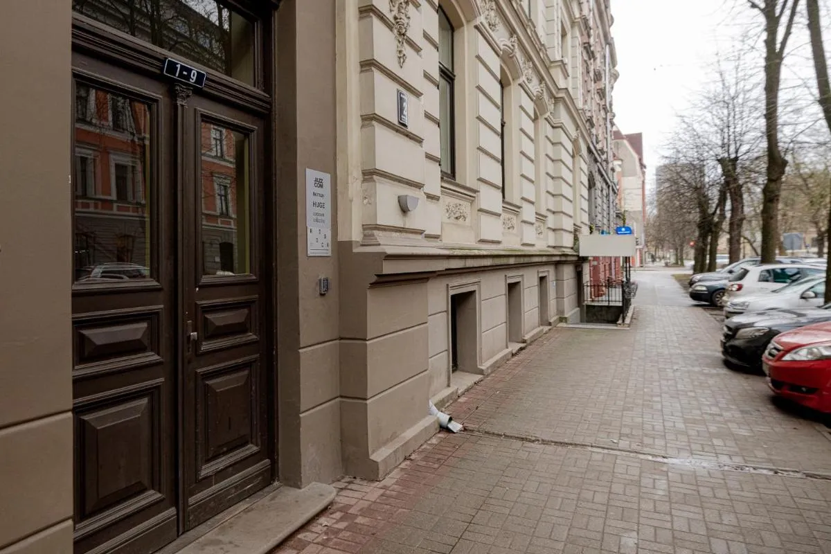 Image 4 of Elegant Stay in Quiet Center