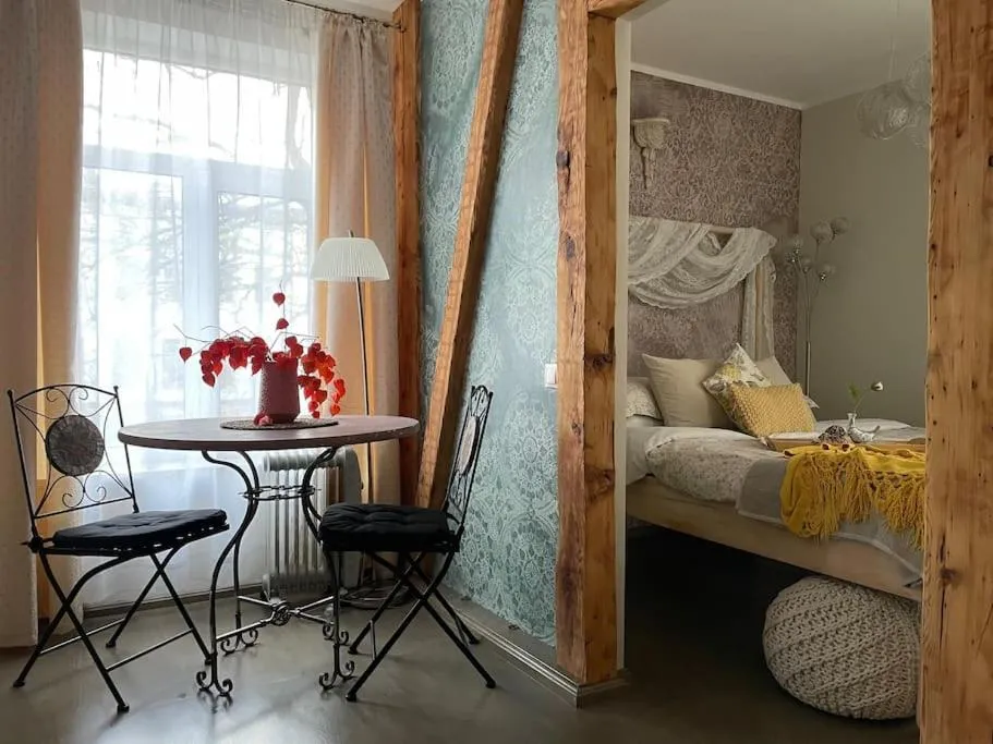 Image 1 of Elegant & Central 1Br w Free Parking – Sleeps 4