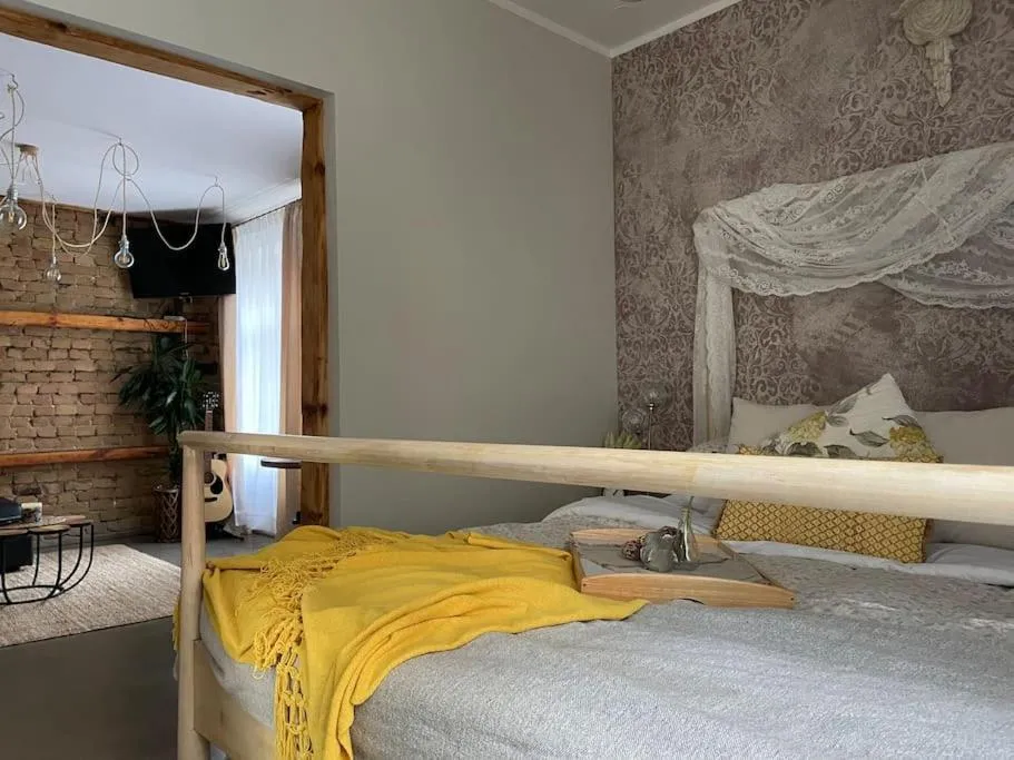 Image 6 of Elegant & Central 1Br w Free Parking – Sleeps 4