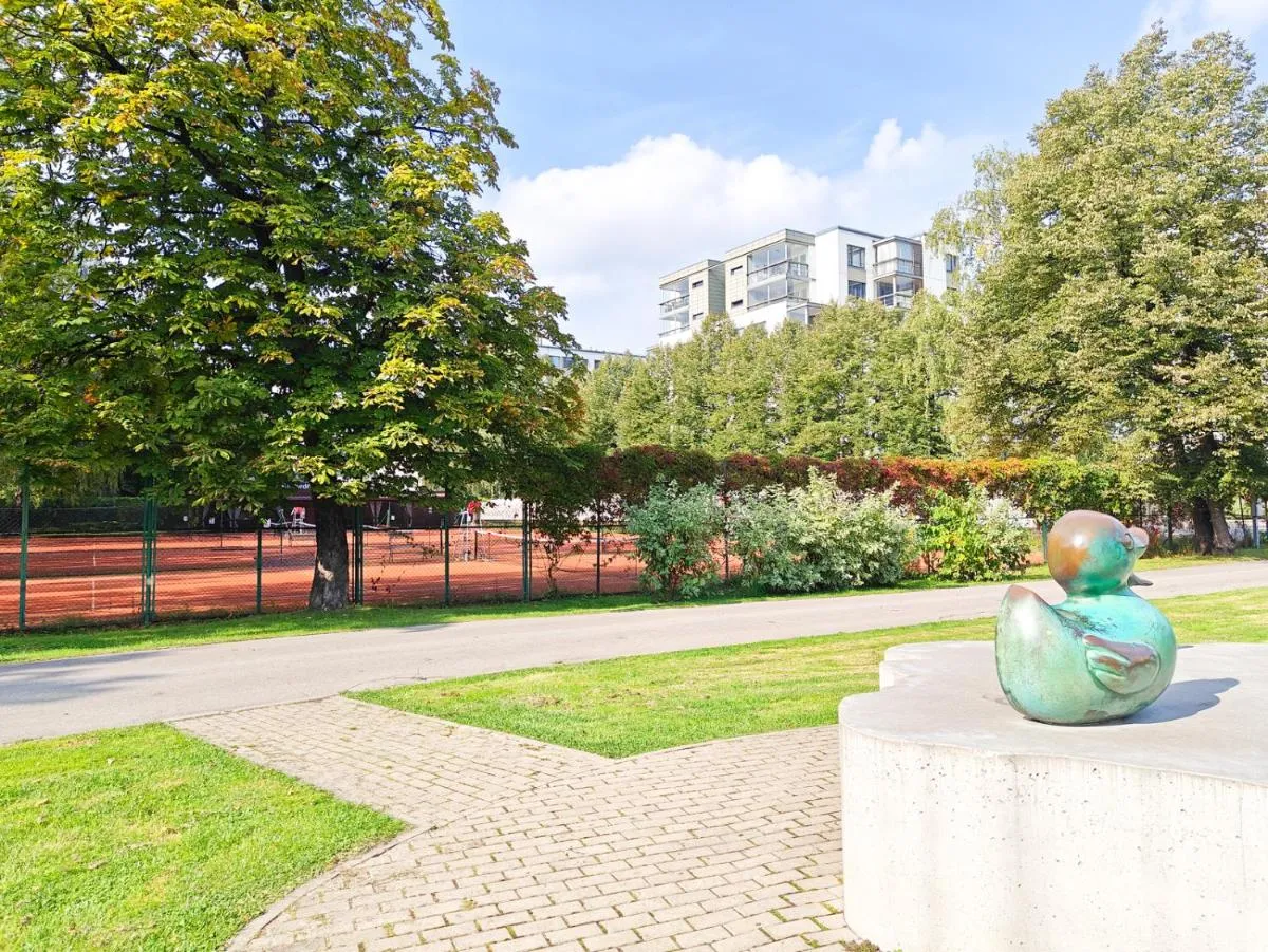 Image 6 of Elite centre, free parking, ultra-desirable 1 of 1, lux view