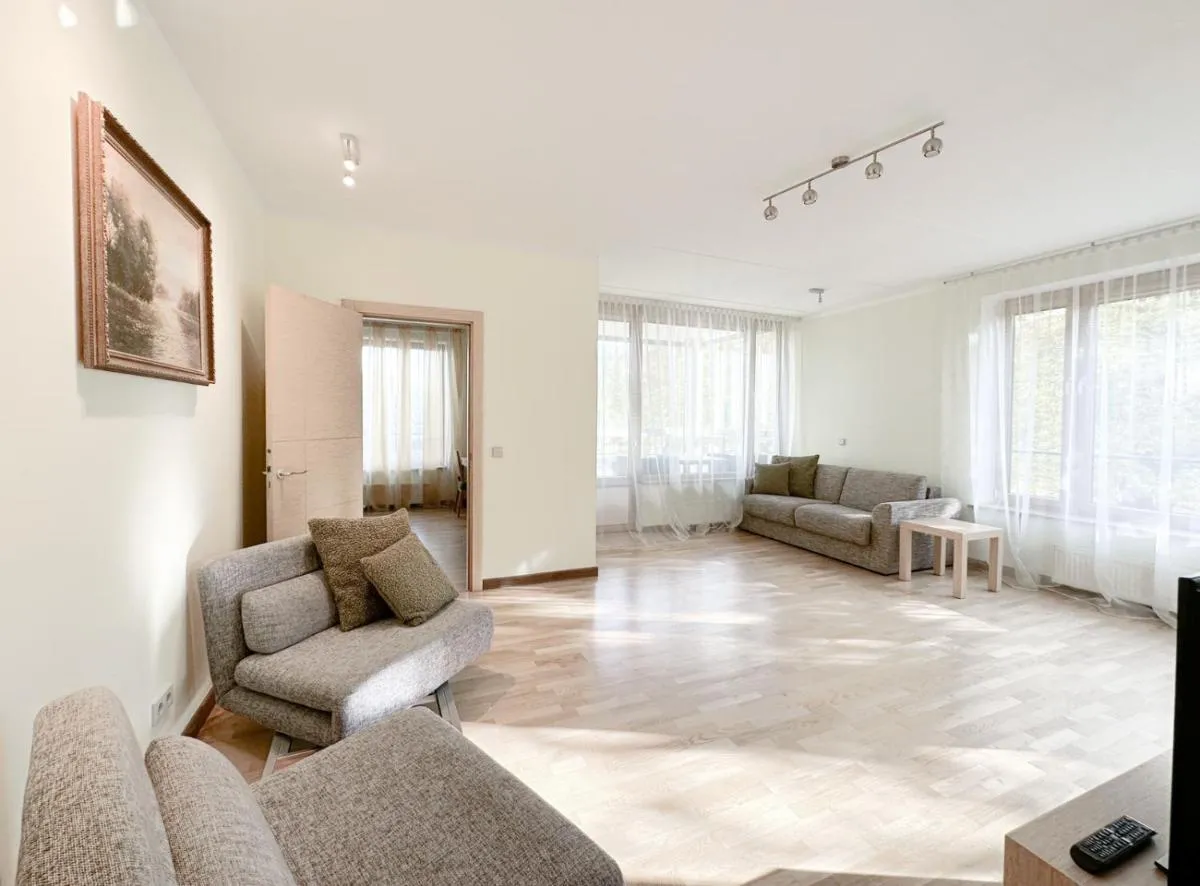 Image 4 of Elite centre, free parking, ultra-desirable 1 of 1, lux view