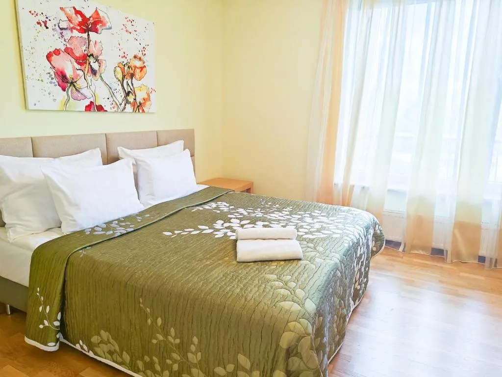 Image of Elite centre, free parking, ultra-desirable 1 of 1, lux view