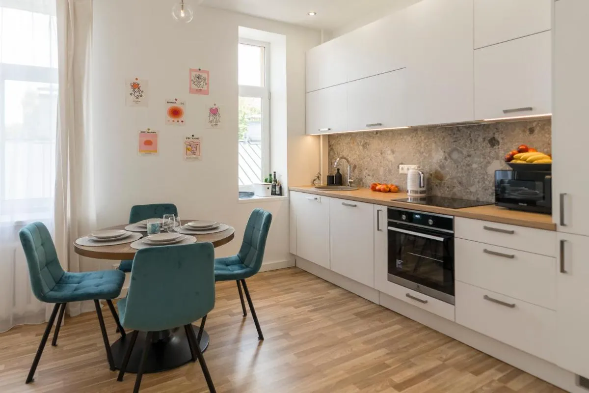 Image 3 of Families & Groups 3 Bedrooms Free Parking