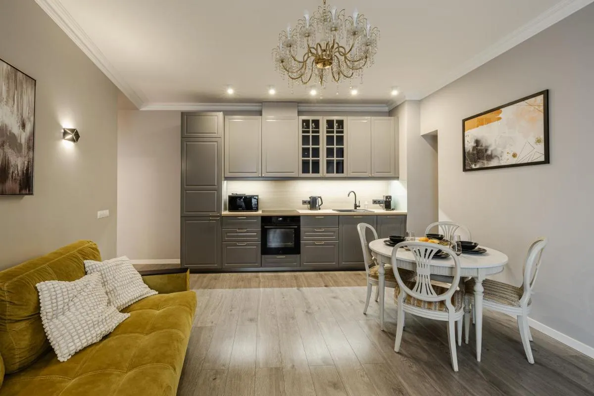 Image 2 of Grand Apartment