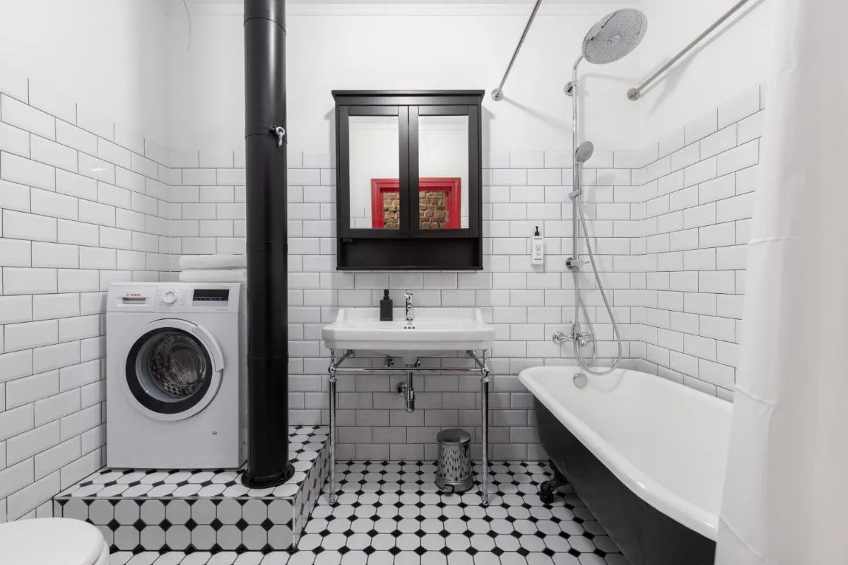 Image 2 of Industrial Style 2bd apartment in City Centre