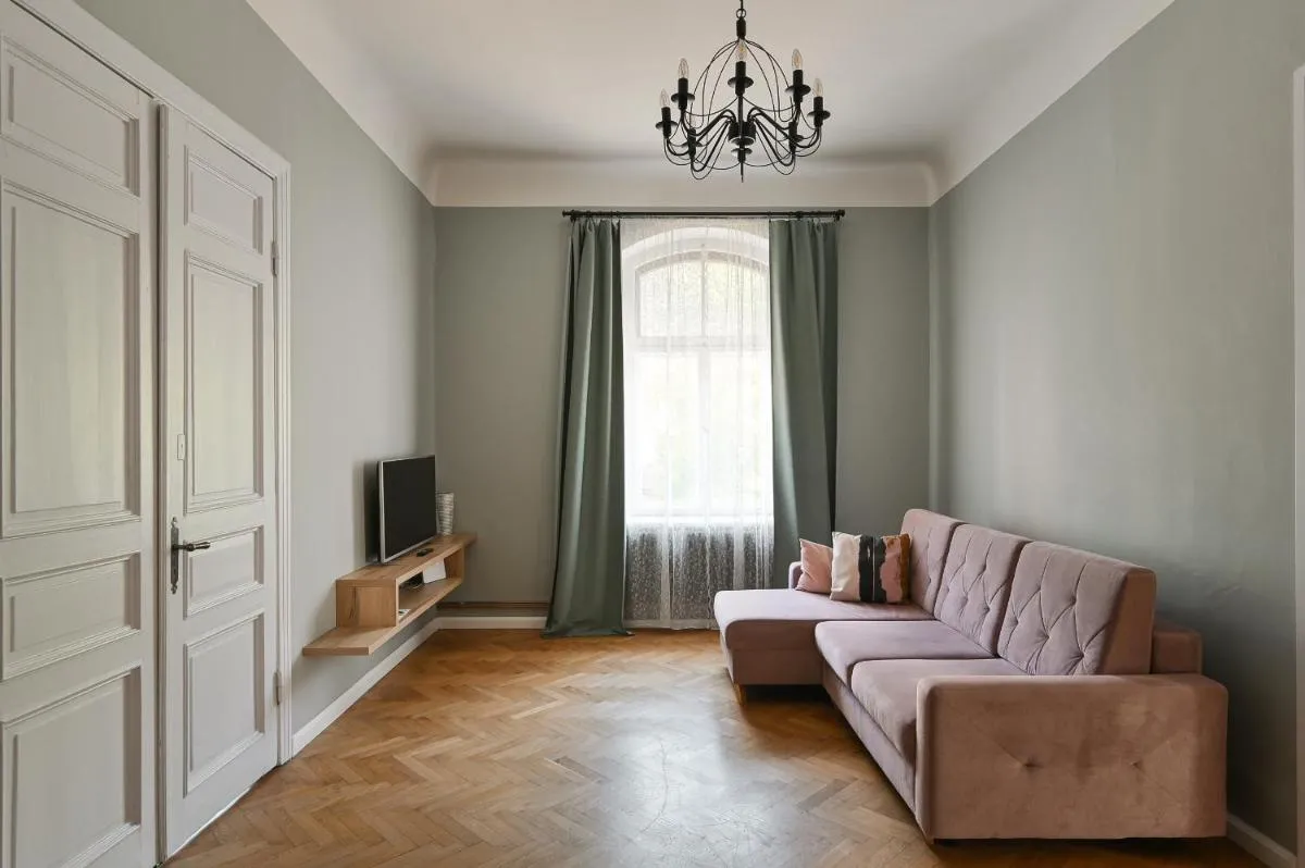 Image 4 of Modern apartment in historical building with car parking!