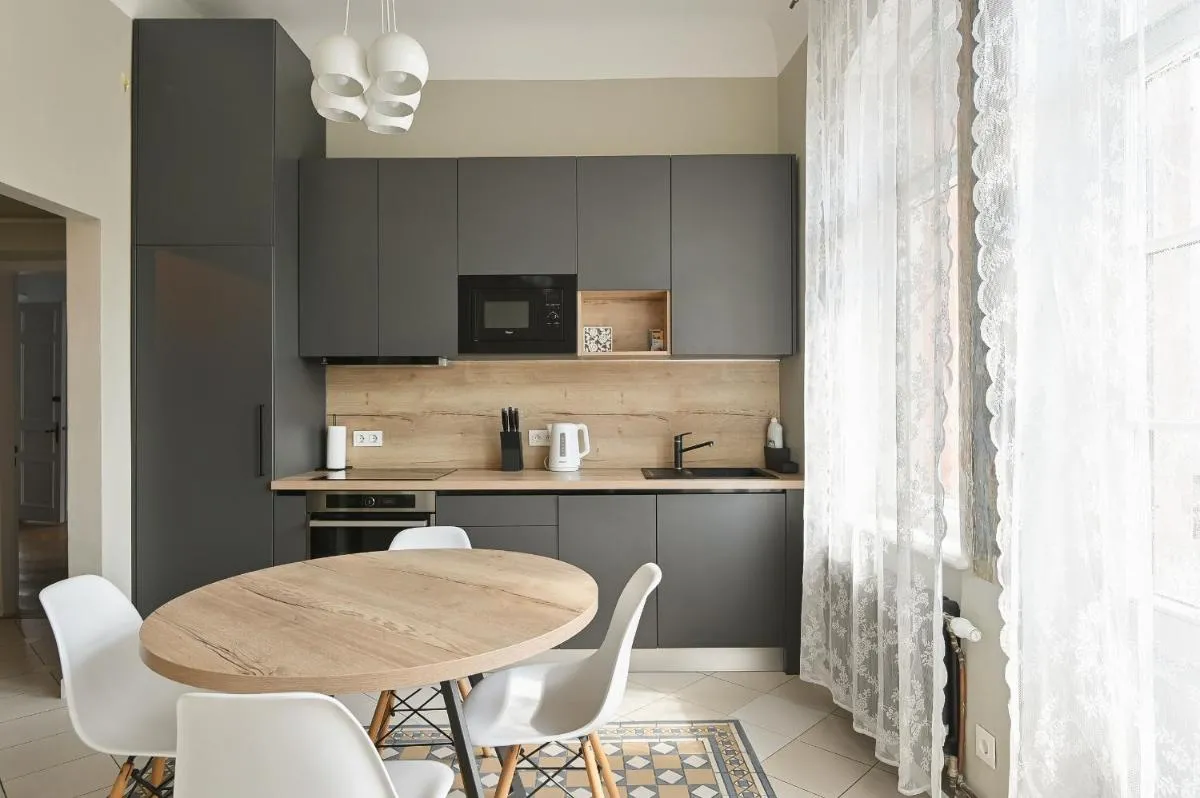 Image 2 of Modern apartment in historical building with car parking!