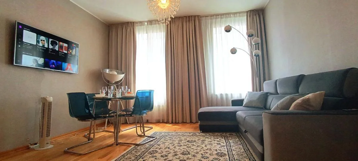 Image 1 of Old Town 2 Bedroom Apartment near Dome Square & Scenic Waterfront