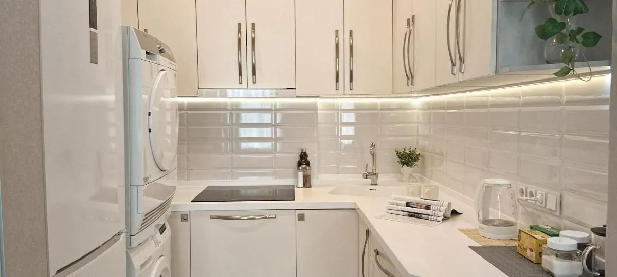 Image 2 of Old Town 2 Bedroom Apartment near Dome Square & Scenic Waterfront