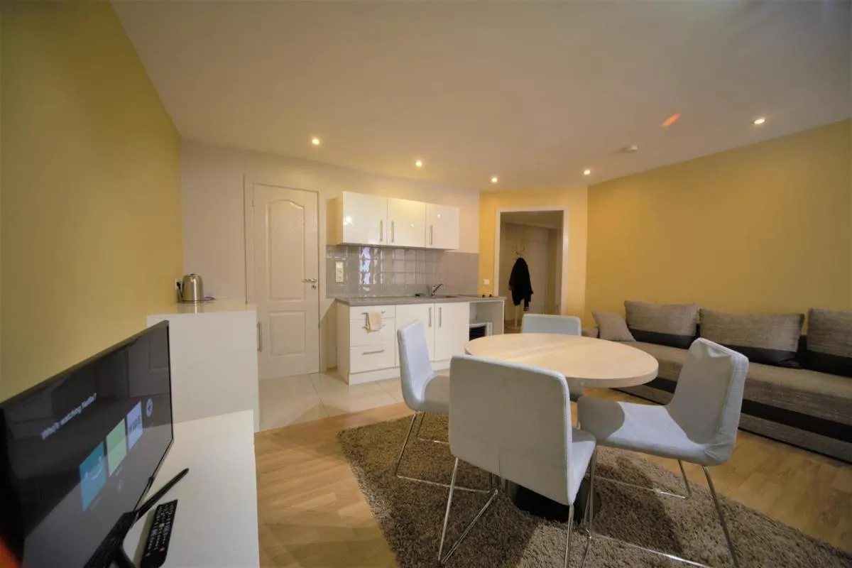 Image 3 of Old Town Apartments