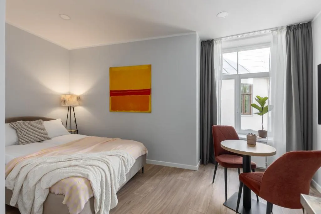 Image of Perfectly Located Old Town Studio