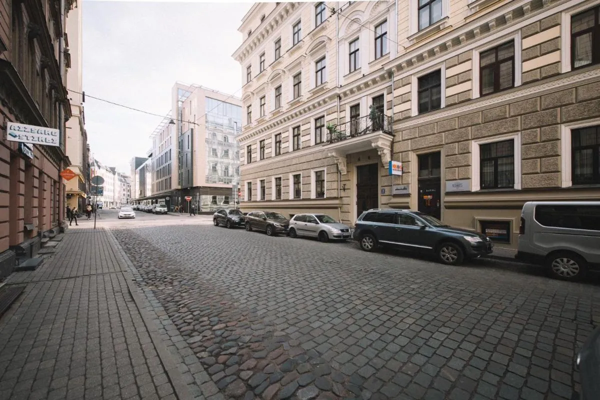 Image 5 of Photographer Rudolf’s Studio – ground floor with separate entrance