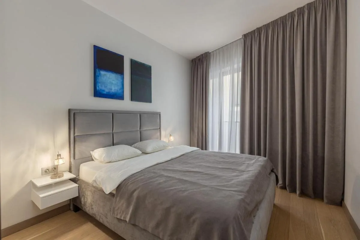 Image 3 of Premier 2bd Old Town apartment