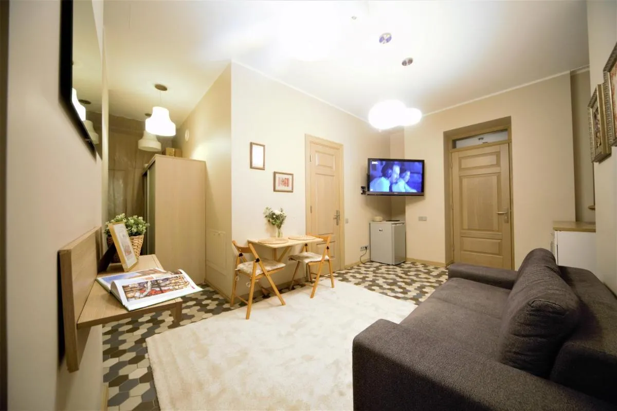 Image 4 of Quiet Old Town Apartment with Elevator Access
