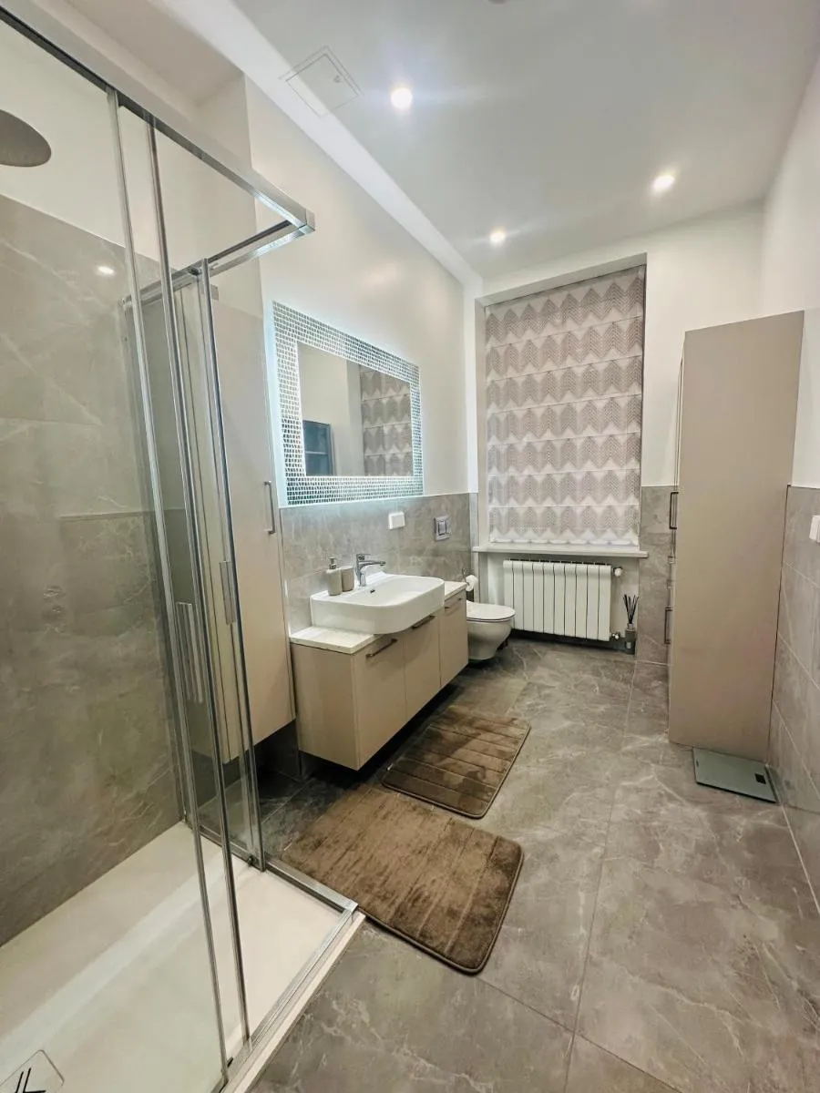 Image 6 of Spacious modern and central flat