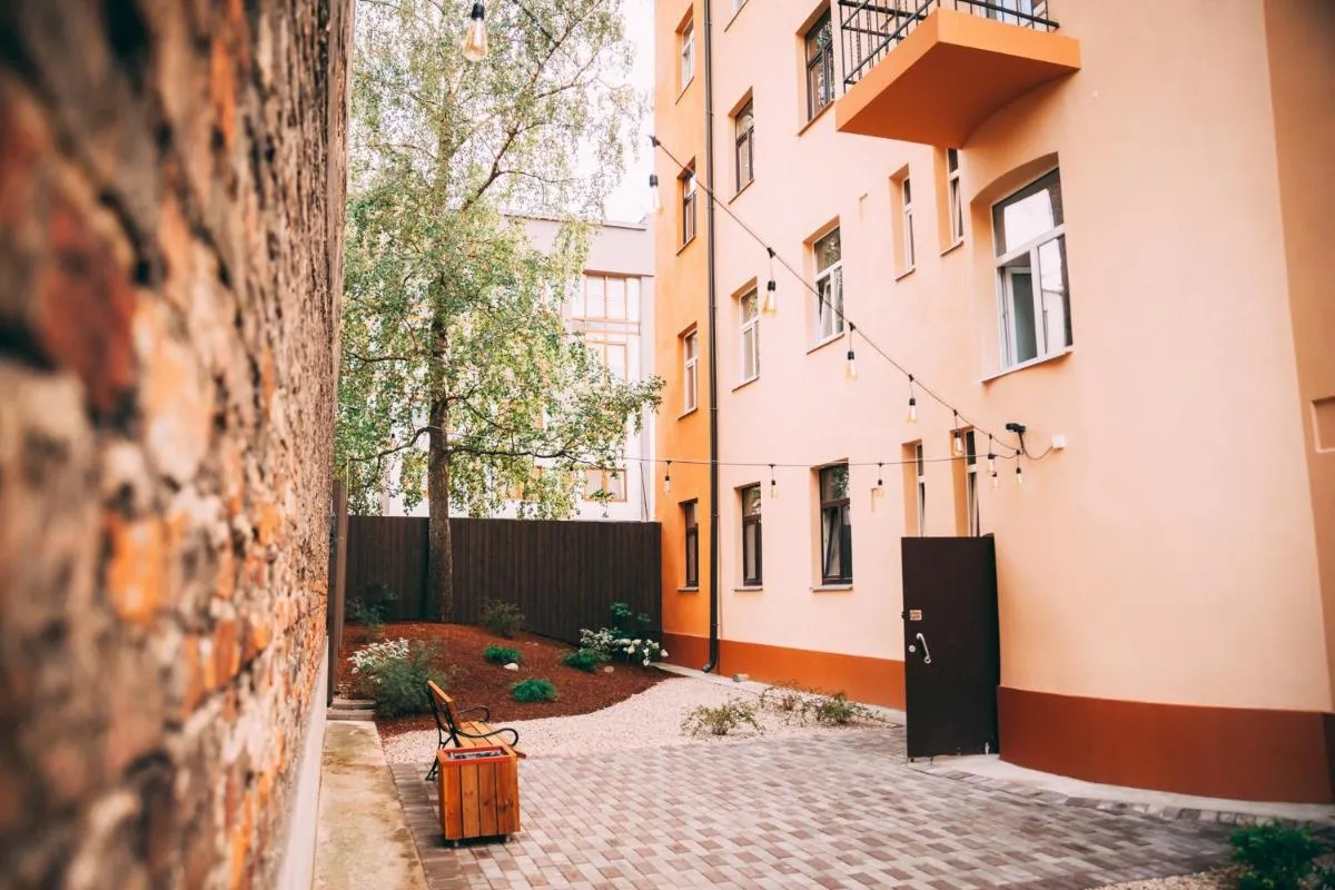 Image 5 of Stylish Studio Close to City Center, Cafés & Parks & Local Dining