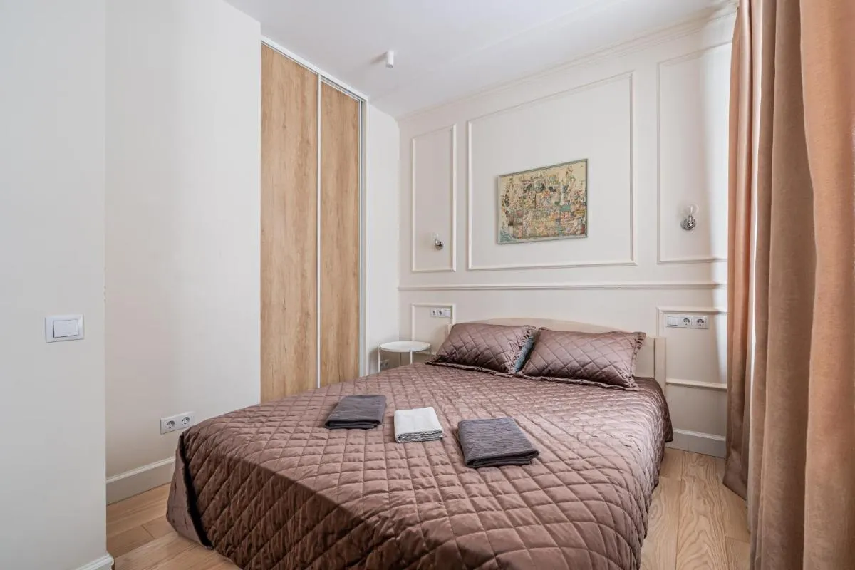 Image 1 of Stylish Studio Close to City Center, Cafés & Parks & Local Dining