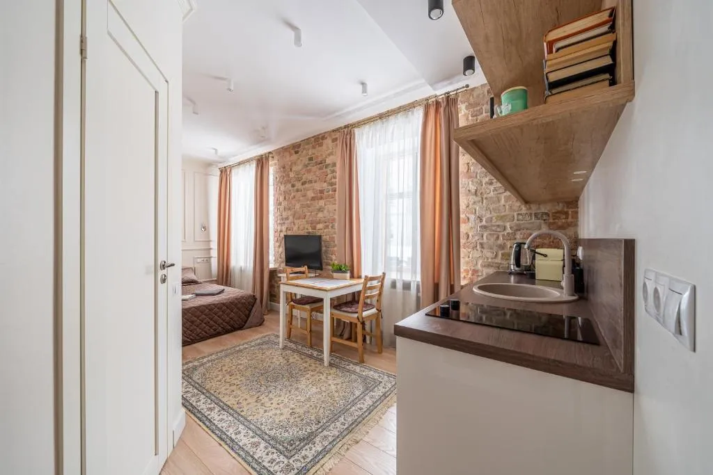 Image of Stylish Studio Close to City Center, Cafés & Parks & Local Dining