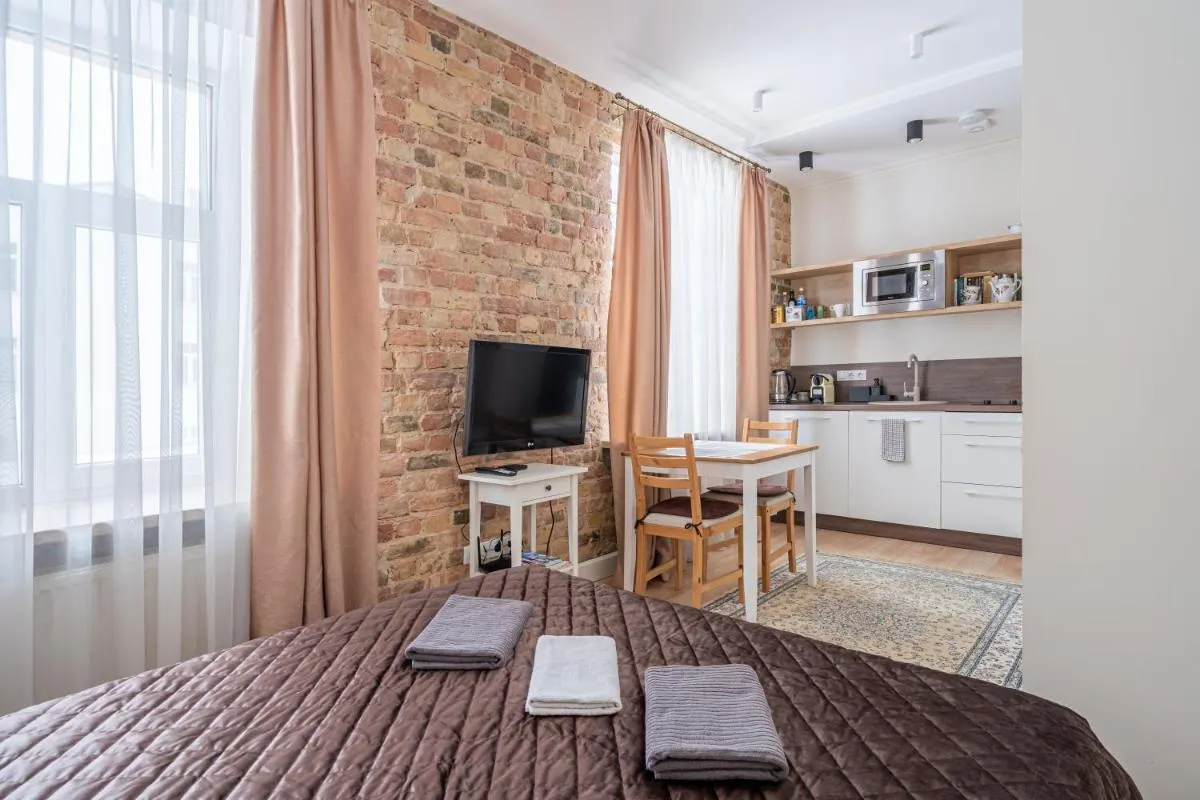 Image 2 of Stylish Studio Close to City Center, Cafés & Parks & Local Dining