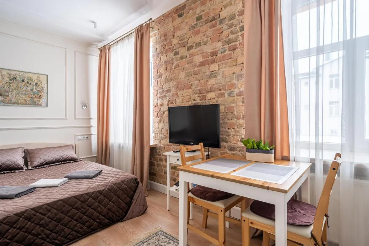 Image 4 of Stylish Studio Close to City Center, Cafés & Parks & Local Dining