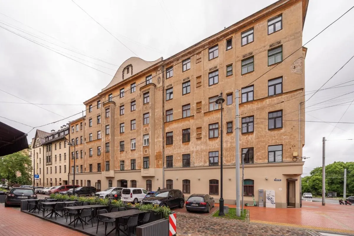 Image 5 of Stylish family 1 BR with working desk by Park and Top Restaurants