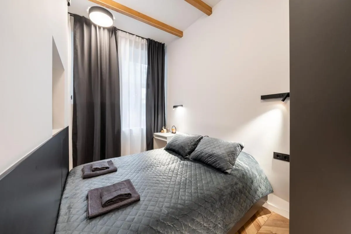 Image 1 of Stylish family 1 BR with working desk by Park and Top Restaurants