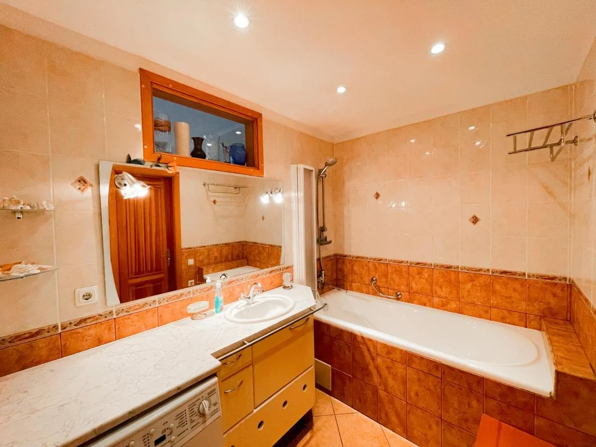 Image 1 of Terbatas Apartment