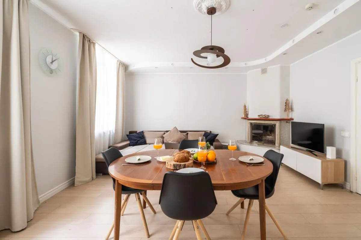 Image 4 of The Grand Royale 82m2 – Old Town & 3 Bedrooms Families & Groups