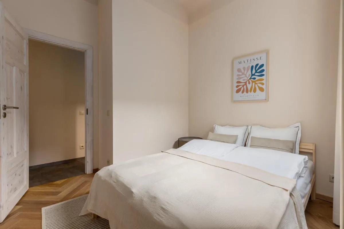 Image 6 of Vibrant 1bd City Centre apartmen