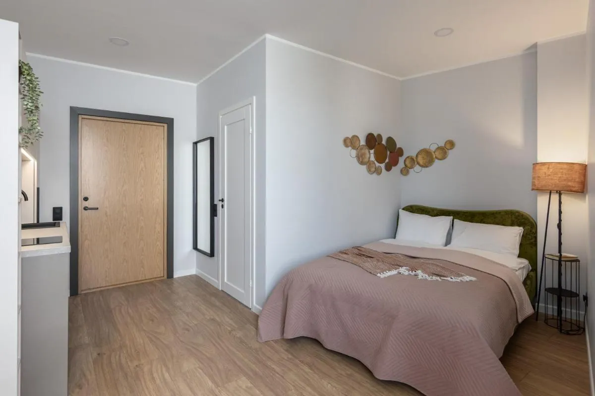 Image 3 of Well-Located Old Town Studio