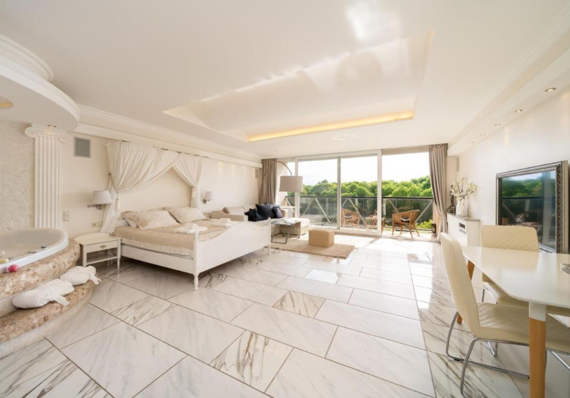 #1 Luxury Jacuzzi Penthouse In Quiet Centre