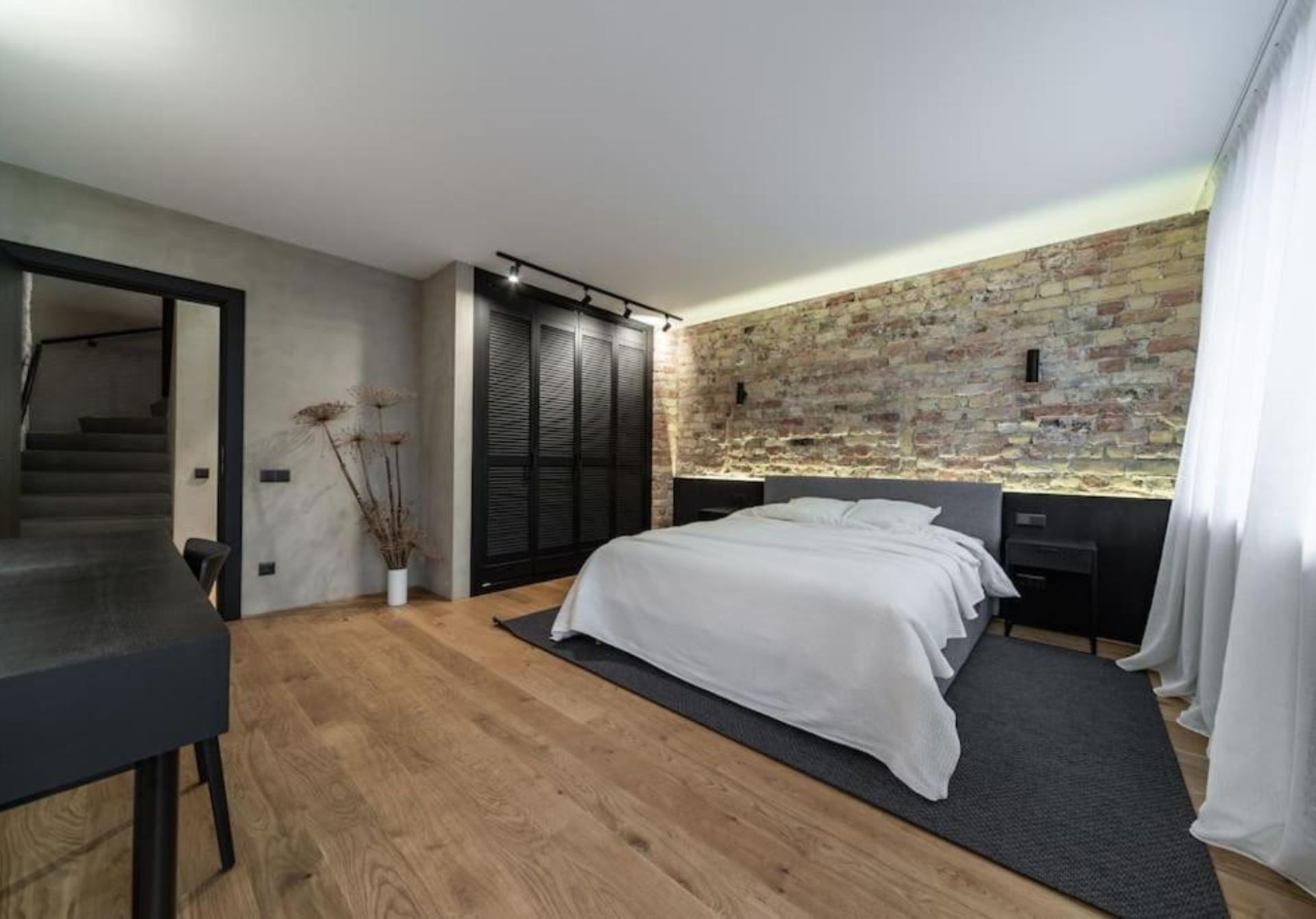 3 Storey Apartment with Character