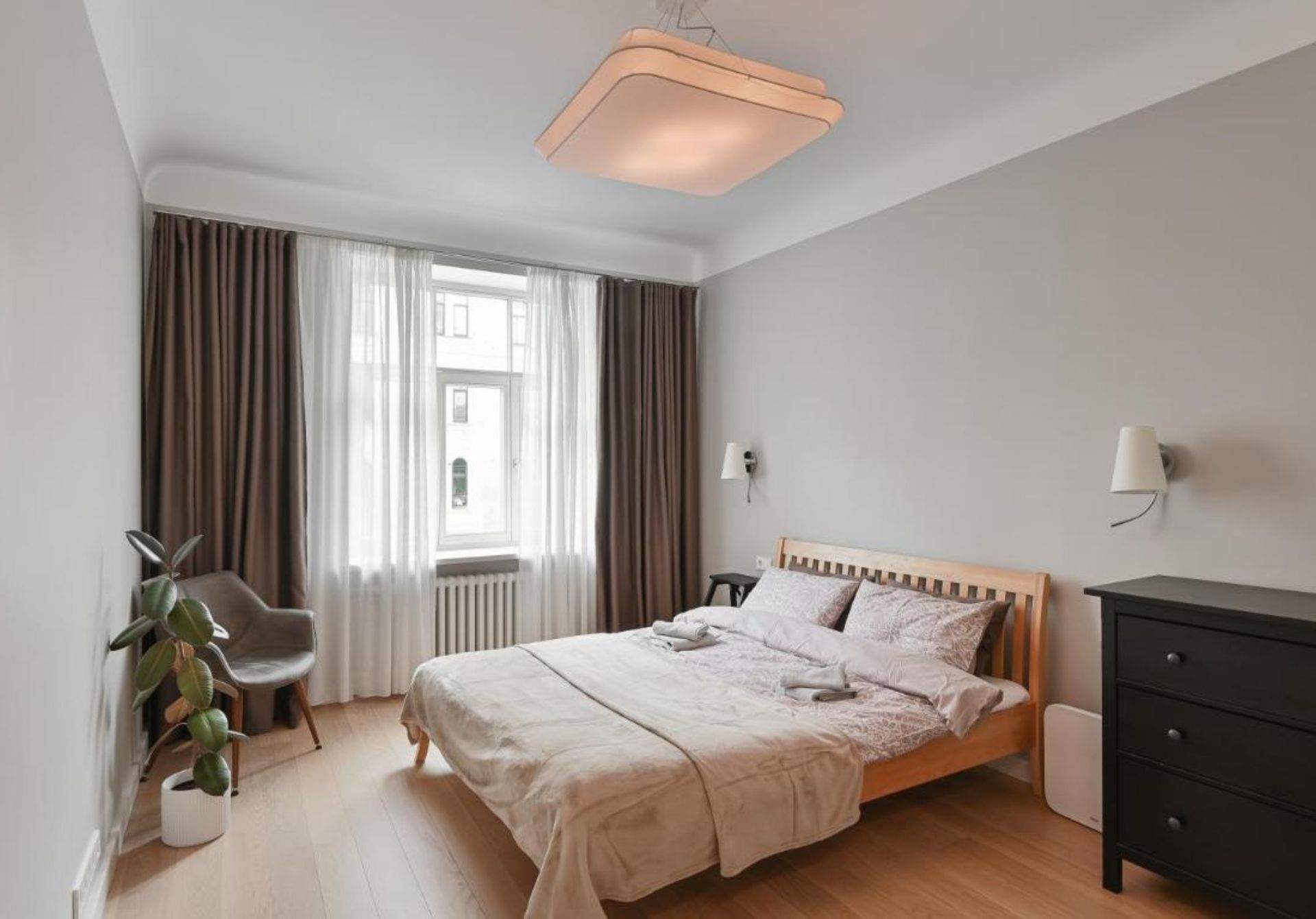 Modern 2-bdrm Centre Apartment